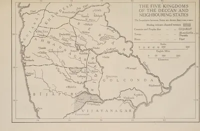 Printed outline map of the Deccan between the Tapti and the Tungabhadra with rivers and dash-dot state boundaries; capital letters name Ahmadnagar, Berar, Bidar, Bijapur, Golconda and Vijayanagar, with Warangal, Rajahmundry, Kondavir and Vinukonda in Golconda and hatched disputed land in the Raichur doab; a title box at the top right.