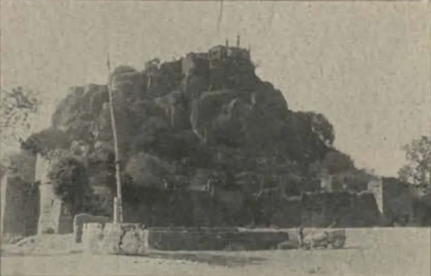 The fort of Elgandal on its rocky hill.