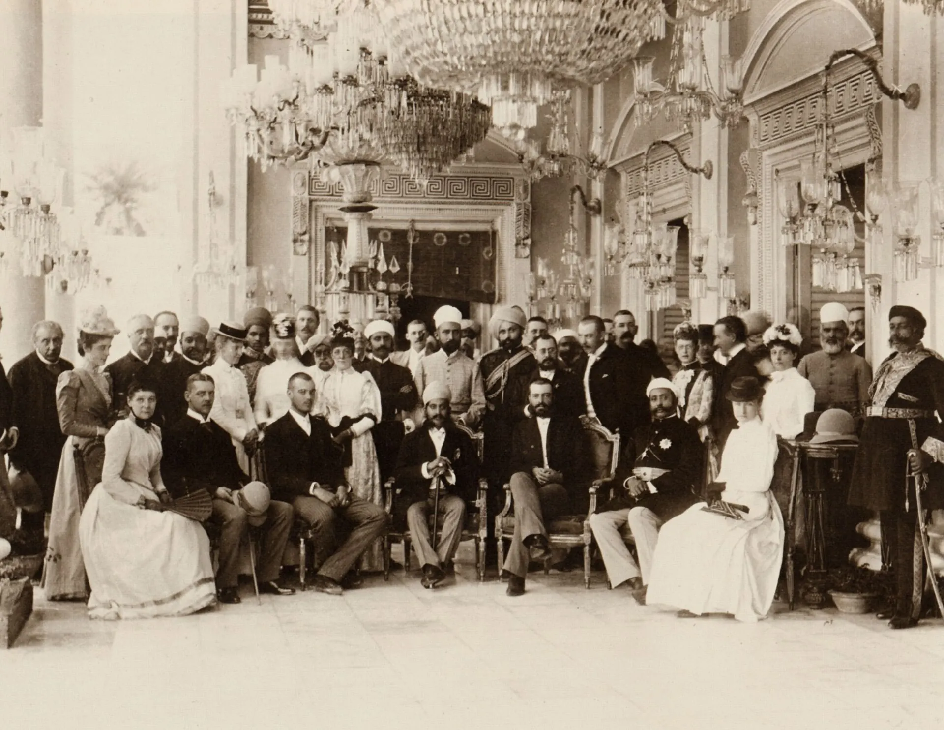 Dayal, Raja Lala Deen: Gruppenbild mit H.H.