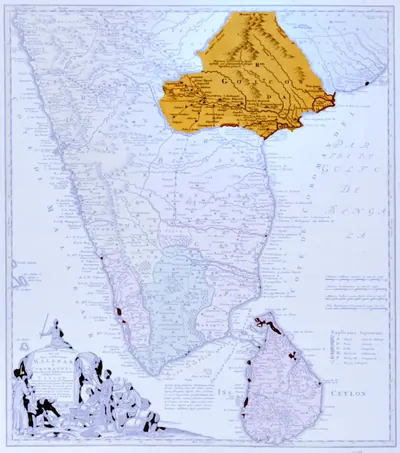 Old map of southern India and Ceylon with the region of Golconda in the east-centre coloured yellow, rivers and towns engraved.