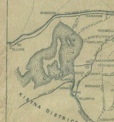 Detail of a printed map: the lobed outline of Colair Lake drawn with contour-like shore lines, the town of Ellore at its north-west with the East Coast Railway and Ellore canal running east past Bhimadol, villages such as Tokalapalli, Akeed and Alapad round the lake, and the Kistna District boundary to the south.